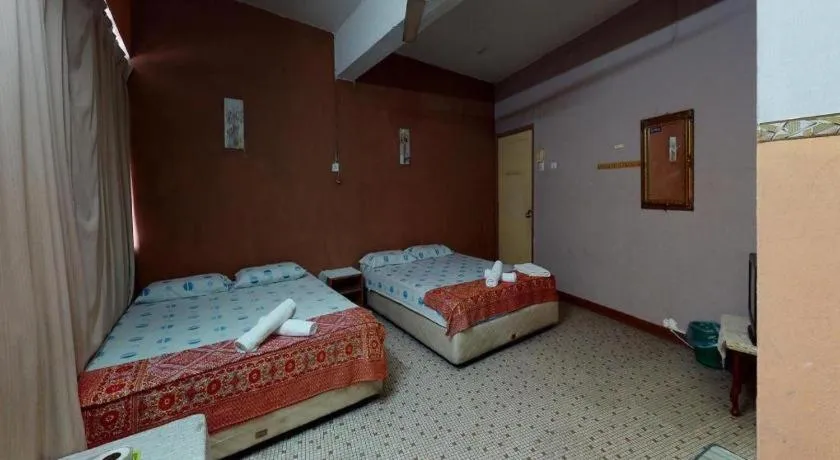 Bed in Sun Golden Inn