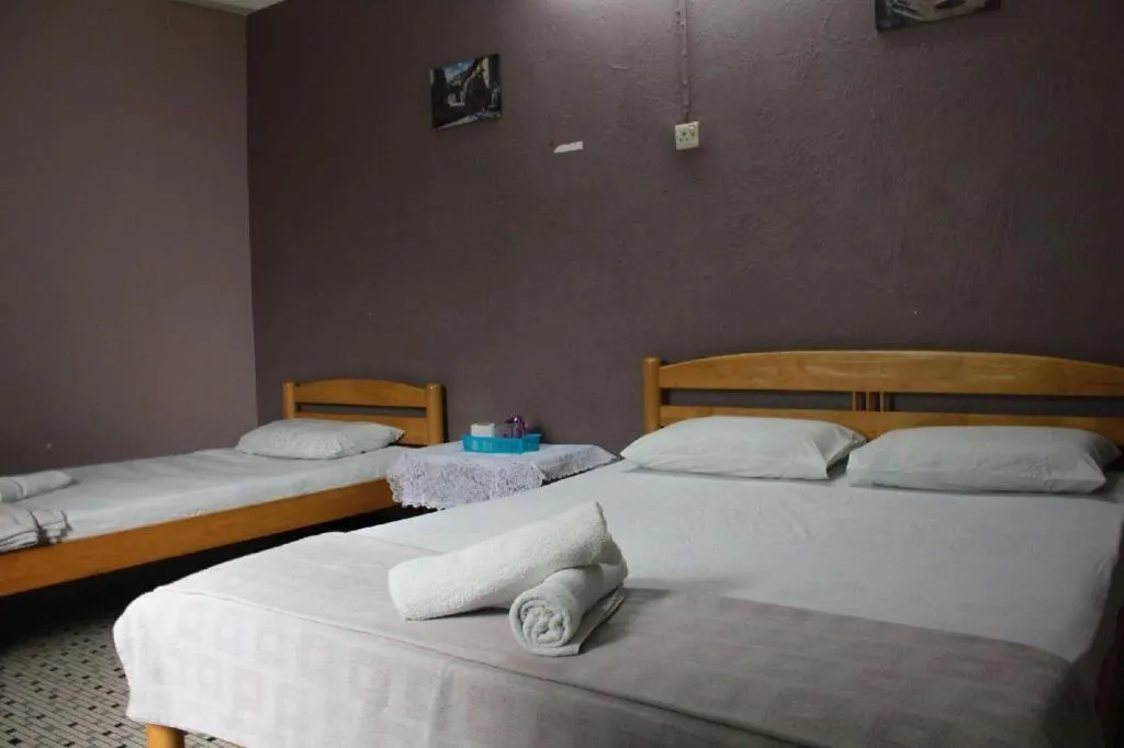 Bed in Sun Golden Inn