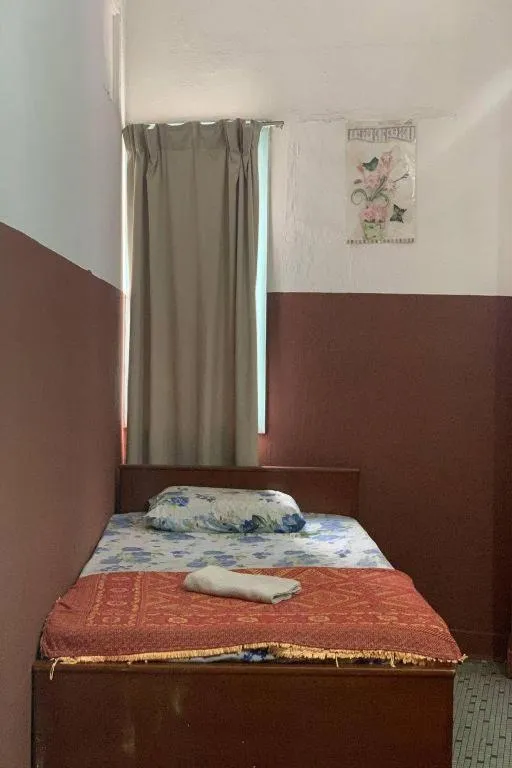 Bed in Sun Golden Inn