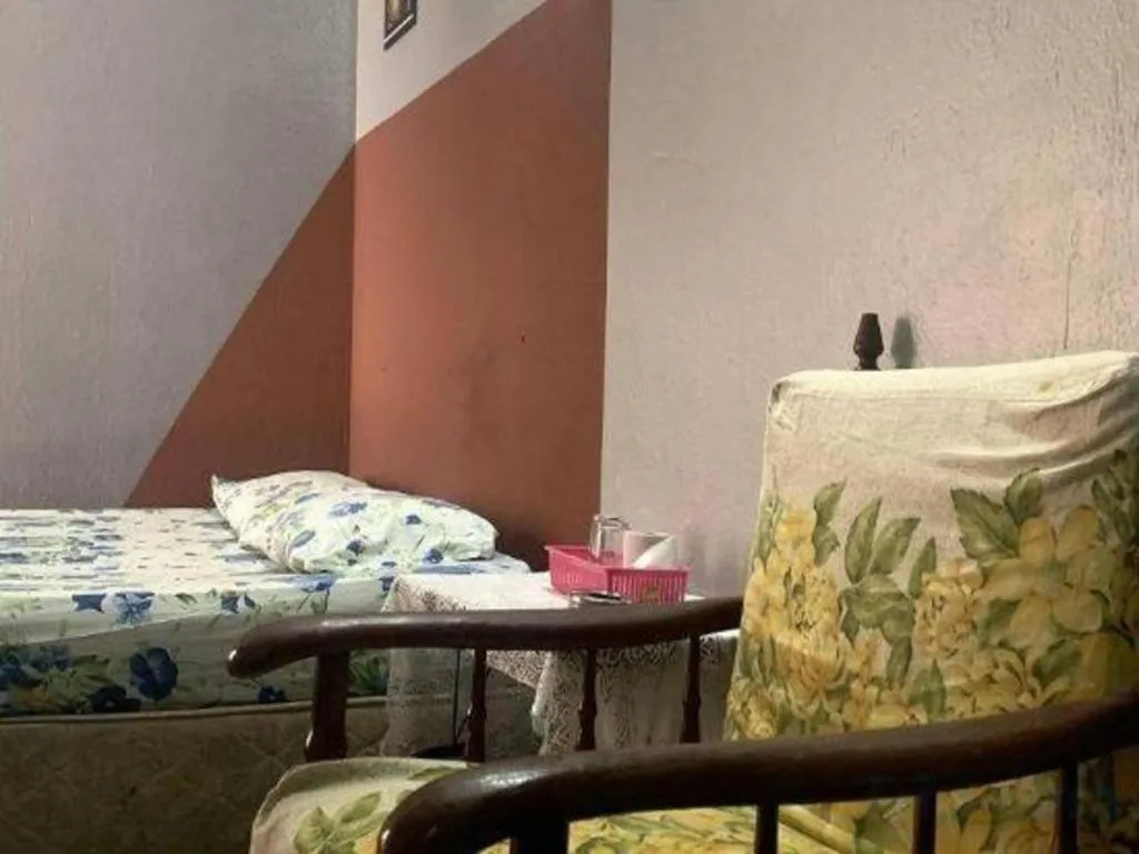 Bed in Sun Golden Inn