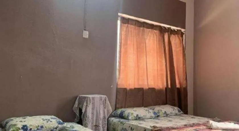 Bed in Sun Golden Inn