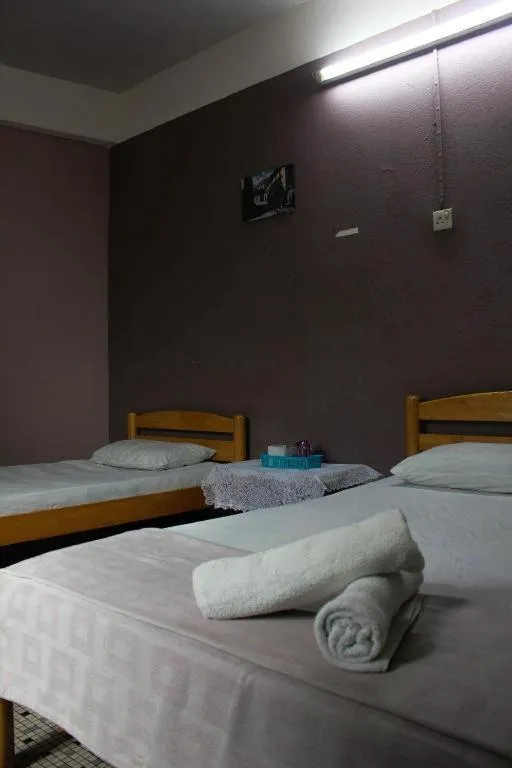 Bed in Sun Golden Inn