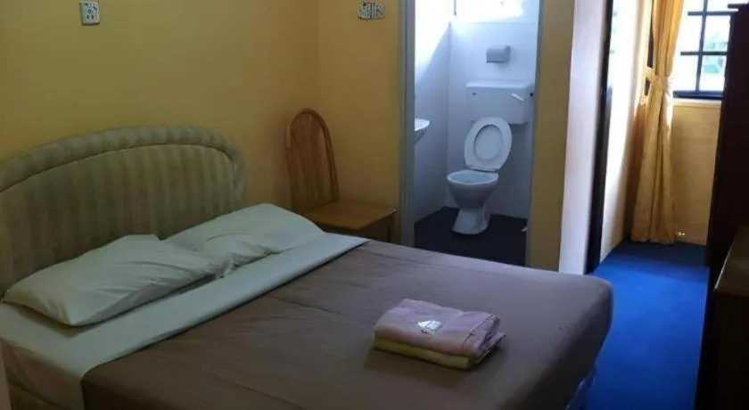 Bed in Camlodge Budget Hotel