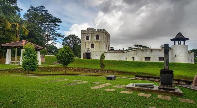 Lot 10 Boutique Hotel