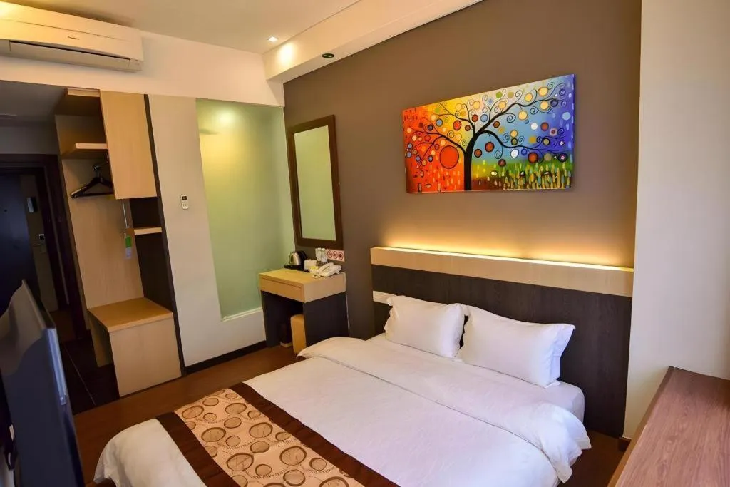 Bed in Lot 10 Boutique Hotel