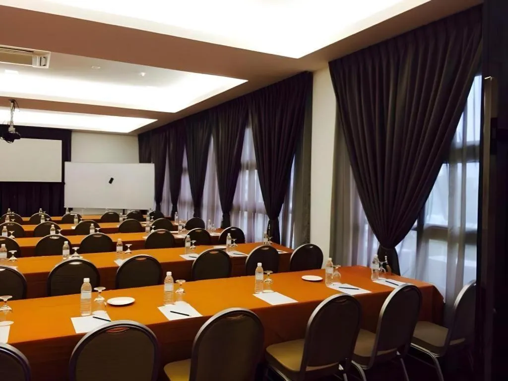 Lot 10 Boutique Hotel