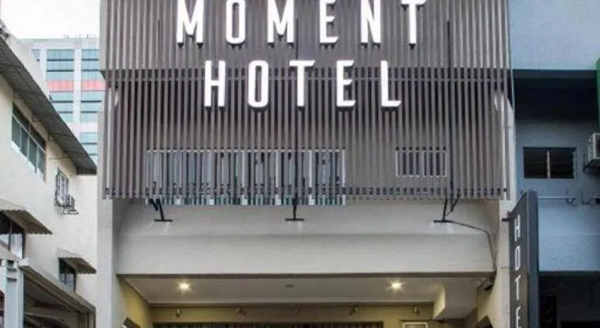 Moment Hotel