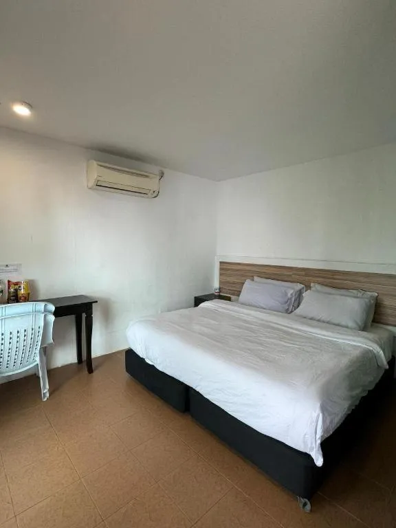 Bed in Rockbund Fishing Chalet