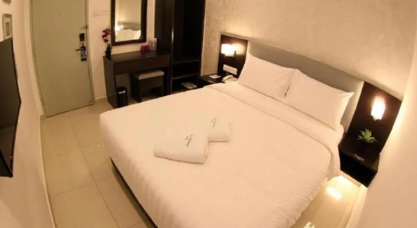 Bed in Hotel Pudu Bintang