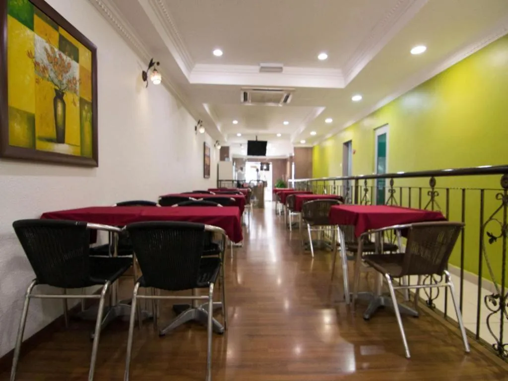 OYO 103 V'la Garden Hotel