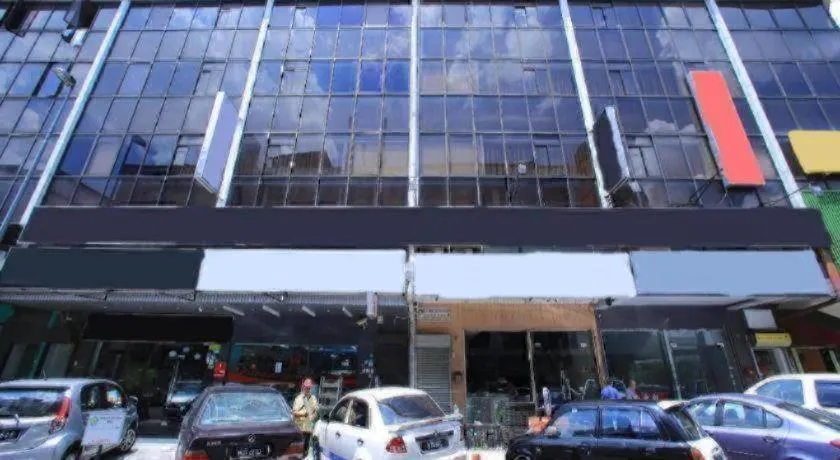 OYO 115 Hotel Safari 1