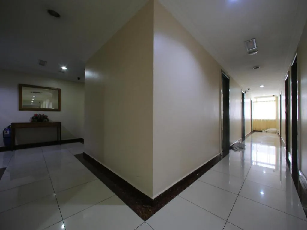OYO 115 Hotel Safari 1