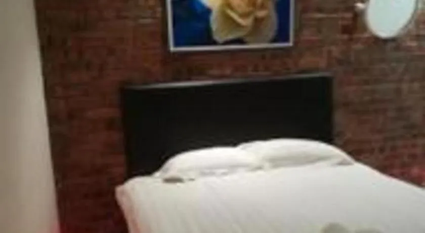 Bed in Rock & Roll Hotel Klang