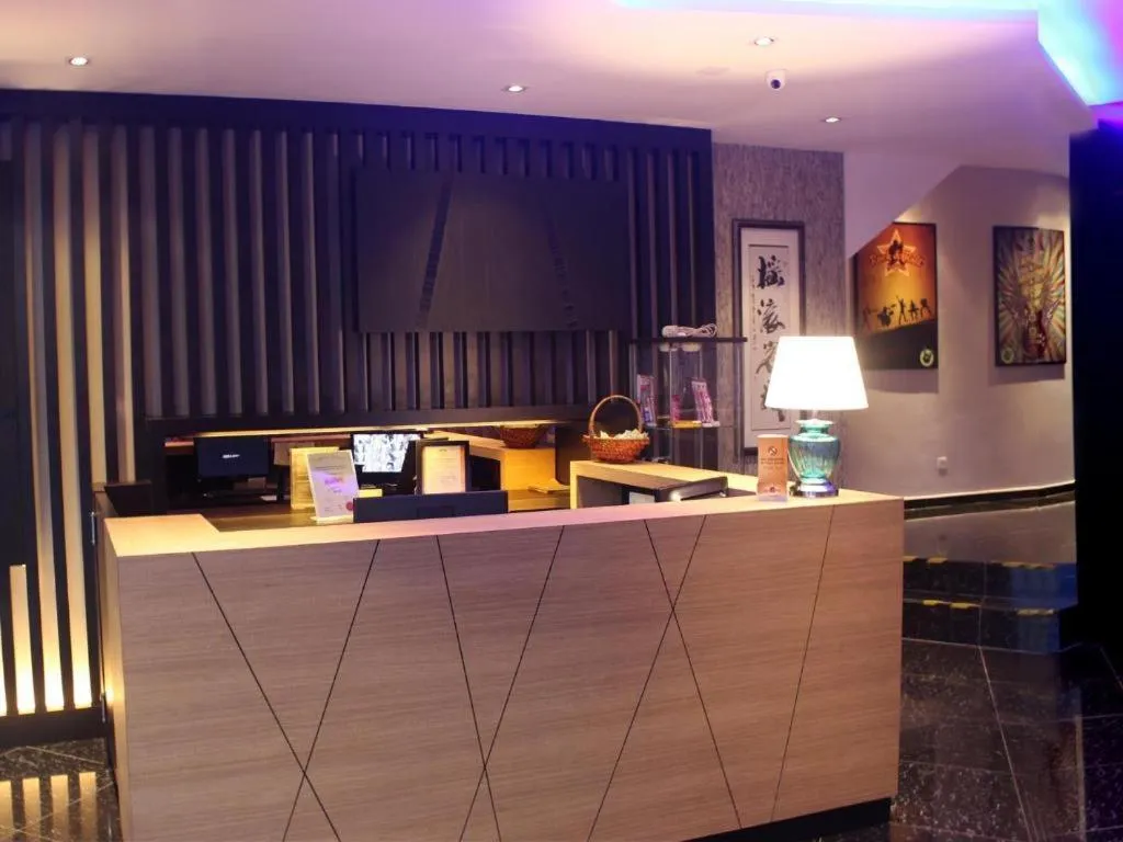 Rock & Roll Hotel Klang