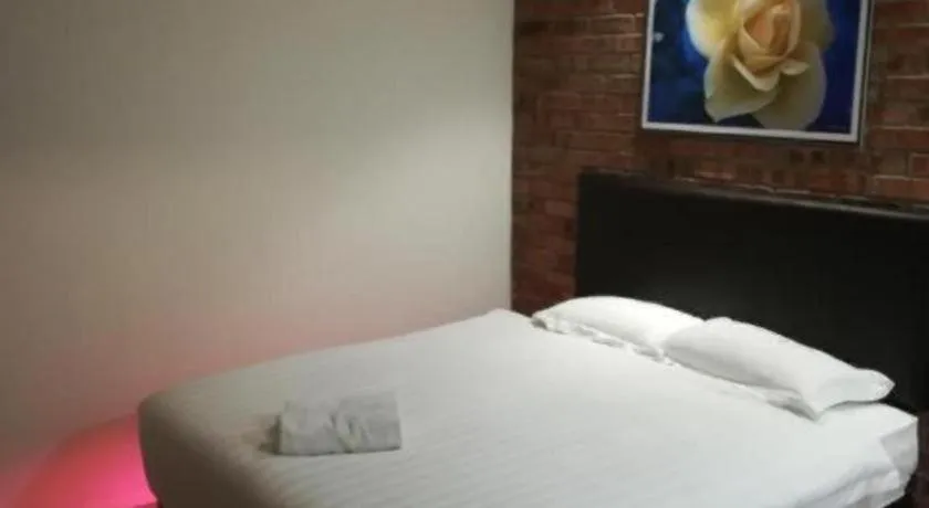 Bed in Rock & Roll Hotel Klang