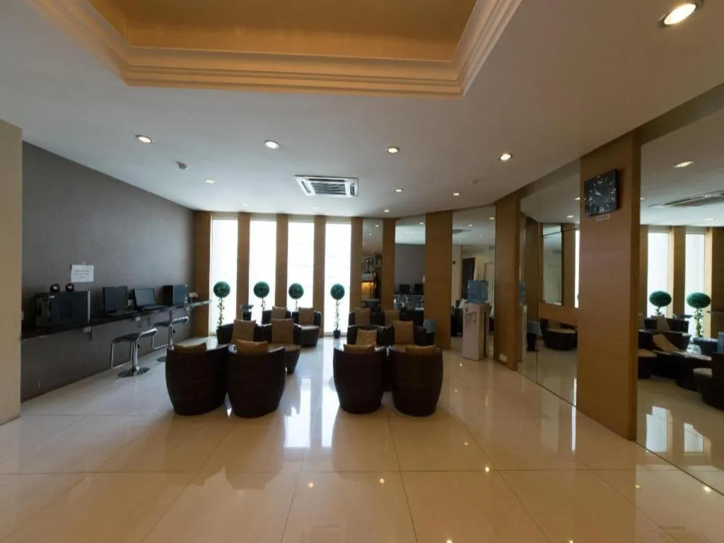 OYO 139 The Marque Hotel