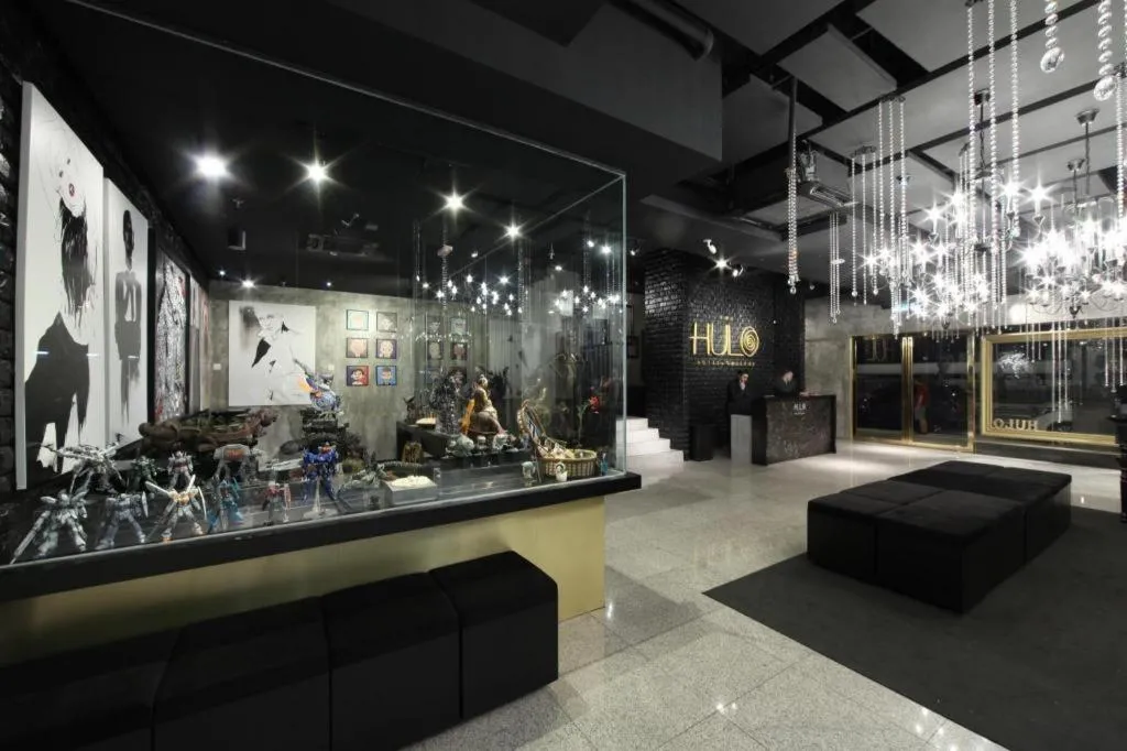 The Hulo Hotel & Gallery