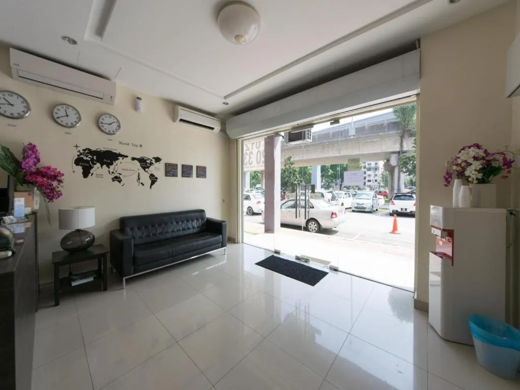 OYO 131 Dejaya Hotel Kota Damansara