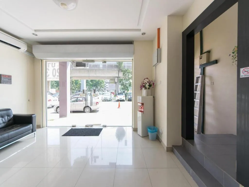 OYO 131 Dejaya Hotel Kota Damansara