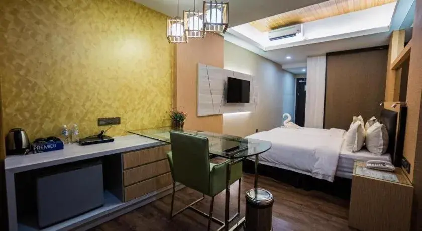 Bed in JC Mark Hotel Bed in JC Mark Hotel