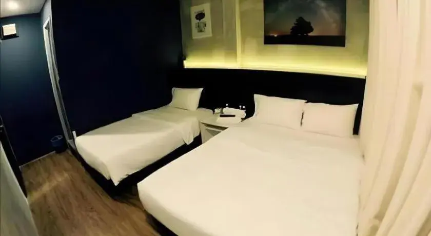 Bed in Monaco Boutique Hotel Kampung Air Bed in Monaco Boutique Hotel Kampung Air