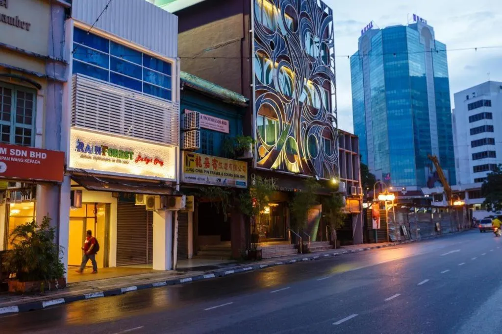 RAINFOREST Budget Stay