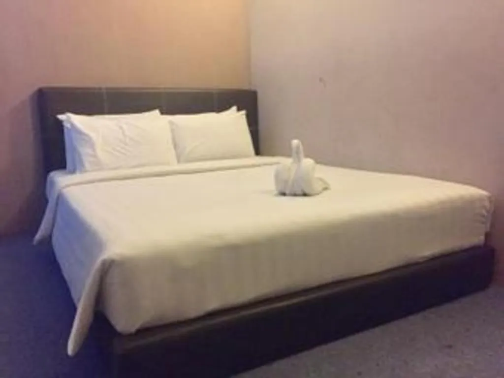 Bed in RAINFOREST Budget Stay