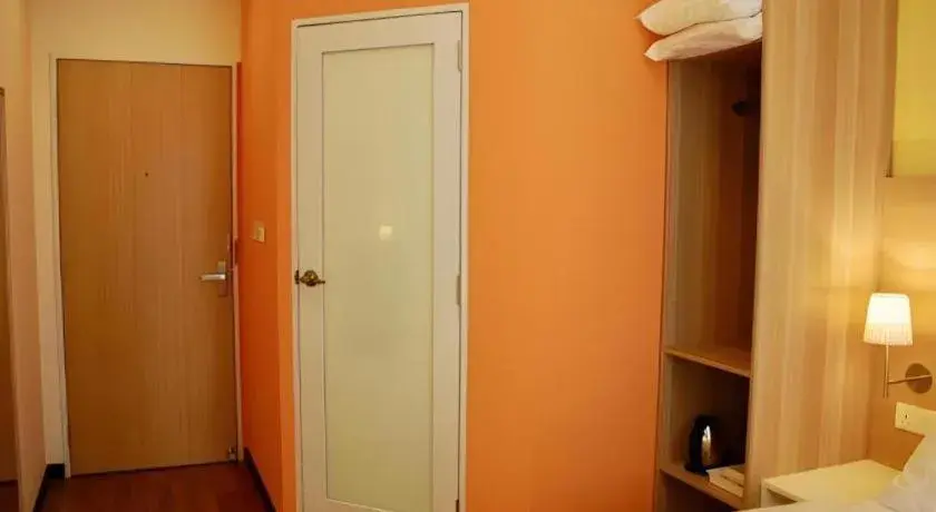 Bed in iStay Hotel Bed in iStay Hotel