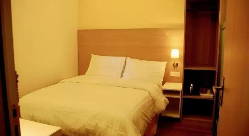 Bed in iStay Hotel Bed in iStay Hotel