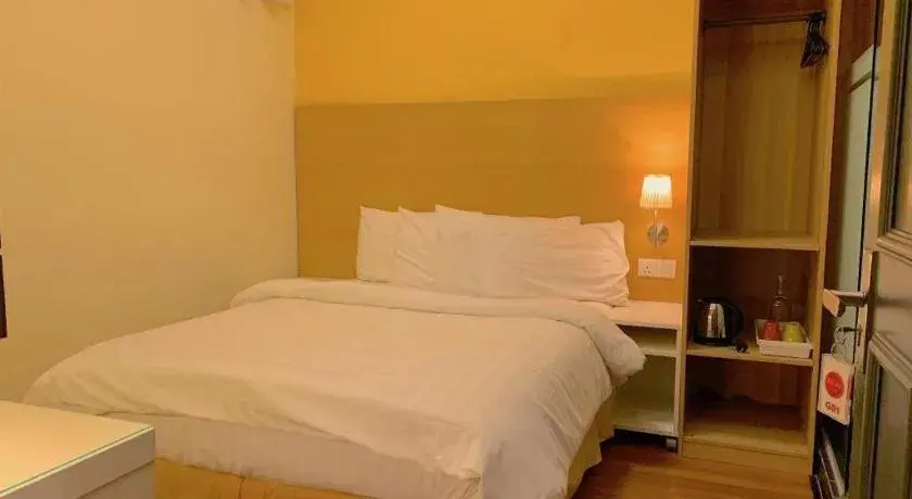 Bed in iStay Hotel Bed in iStay Hotel