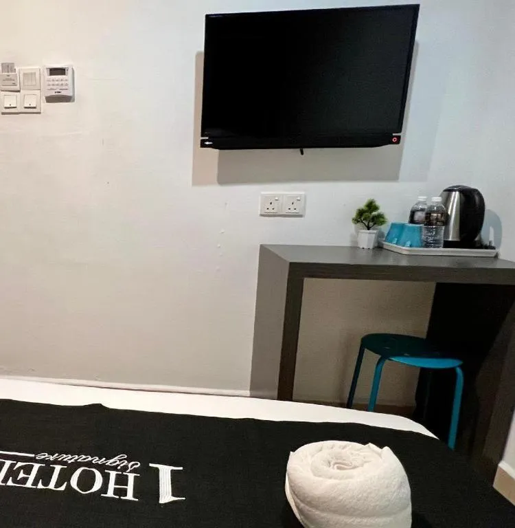 1 Hotel Mahkota Cheras