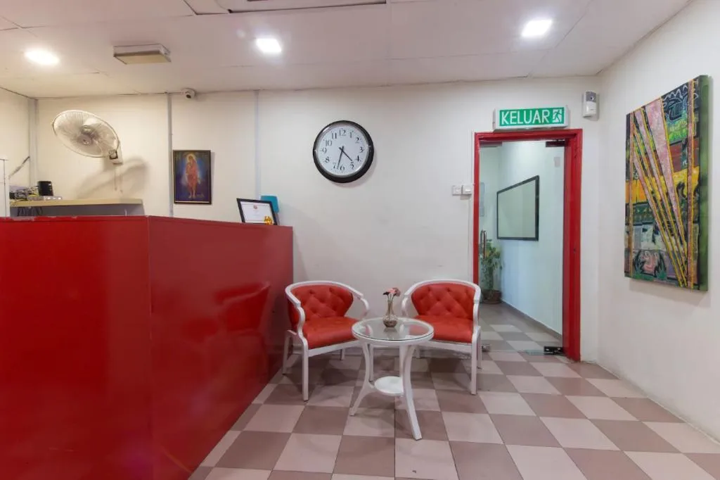 OYO 304 Zero Hour Hotel