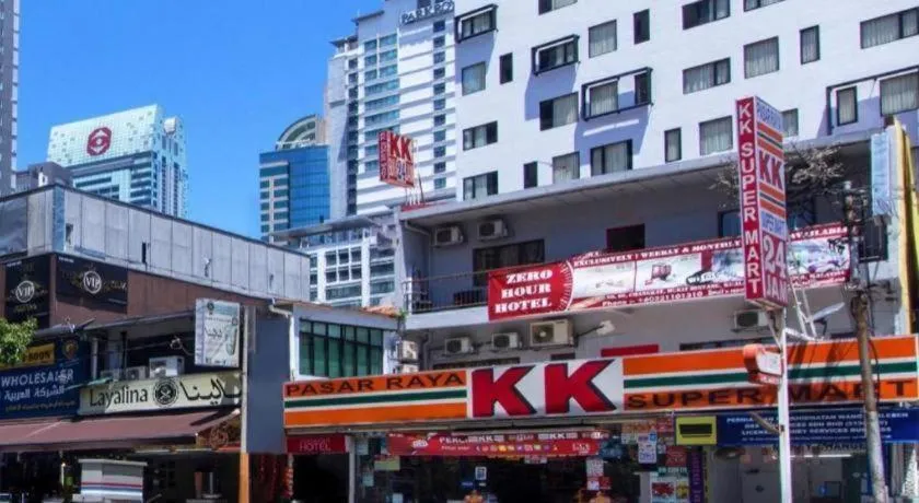 OYO 304 Zero Hour Hotel