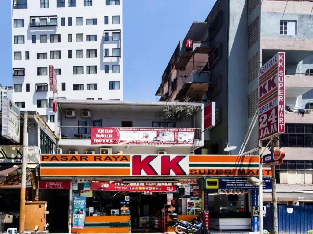 OYO 304 Zero Hour Hotel