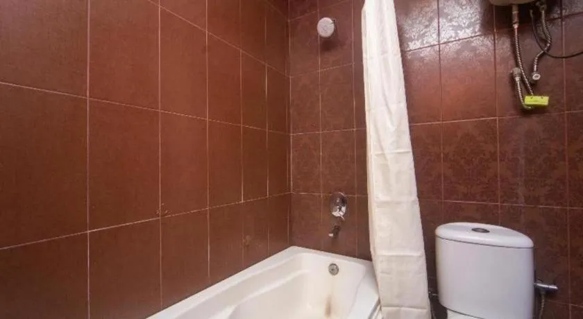 OYO 304 Zero Hour Hotel