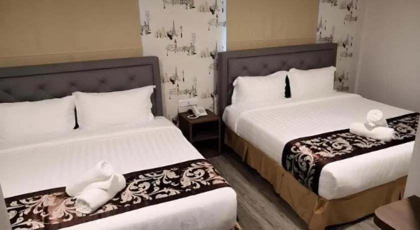 Bed in Hotel LoLex Kuchai Lama