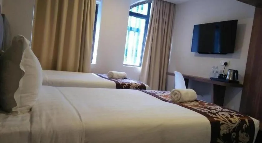 Bed in Hotel LoLex Kuchai Lama