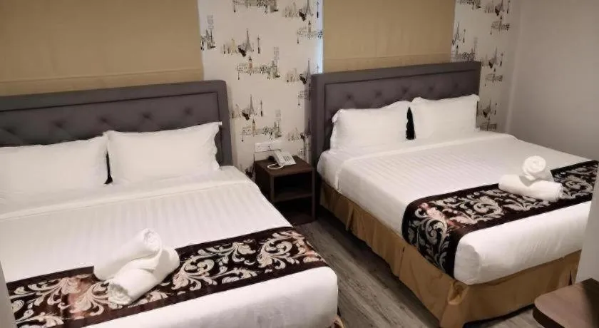 Bed in Hotel LoLex Kuchai Lama