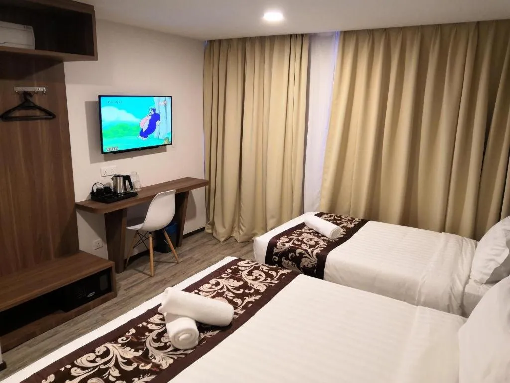 Bed in Hotel LoLex Kuchai Lama