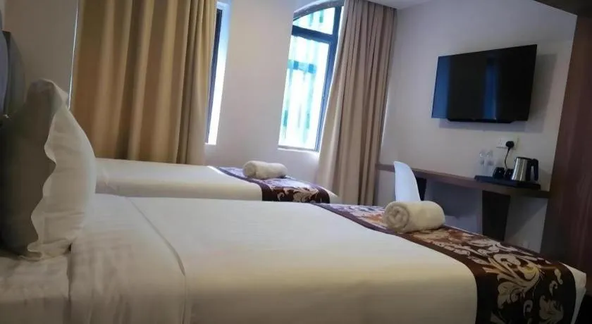 Bed in Hotel LoLex Kuchai Lama