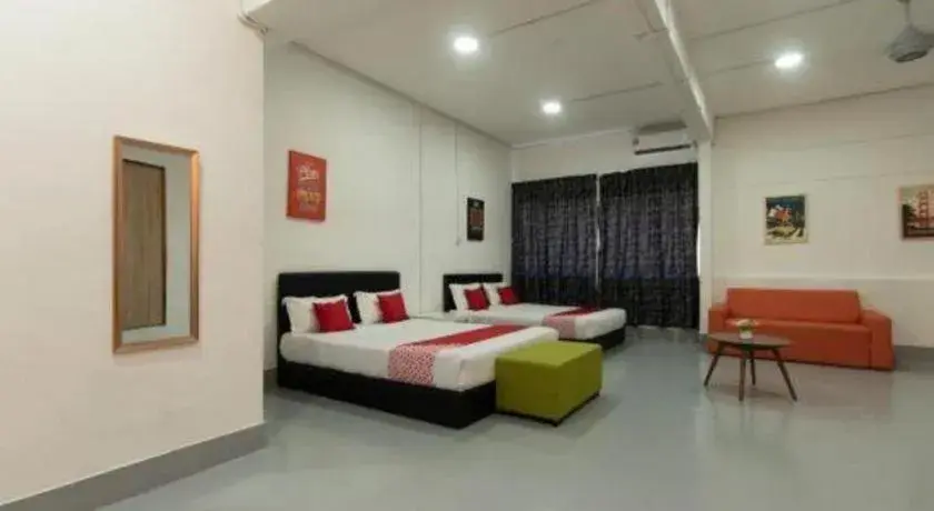 Bed in OYO 43993 Madsuite Bed in OYO 43993 Madsuite