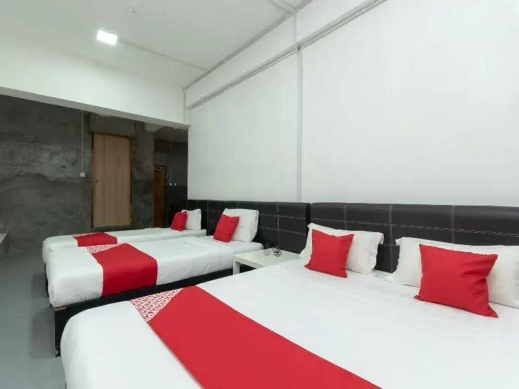 Bed in OYO 43993 Madsuite Bed in OYO 43993 Madsuite