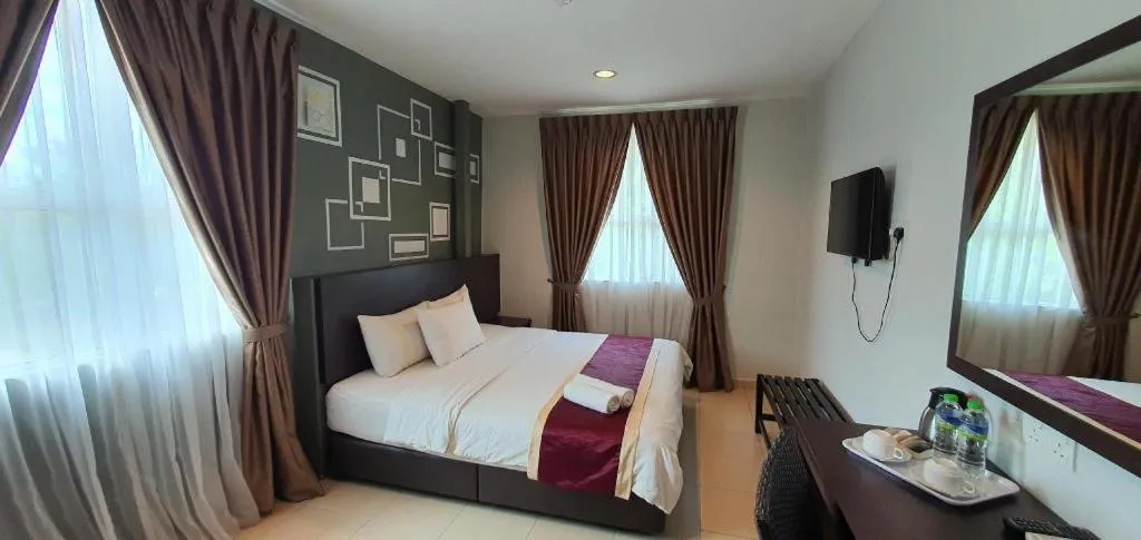 Bed in PPT Muar Hotel