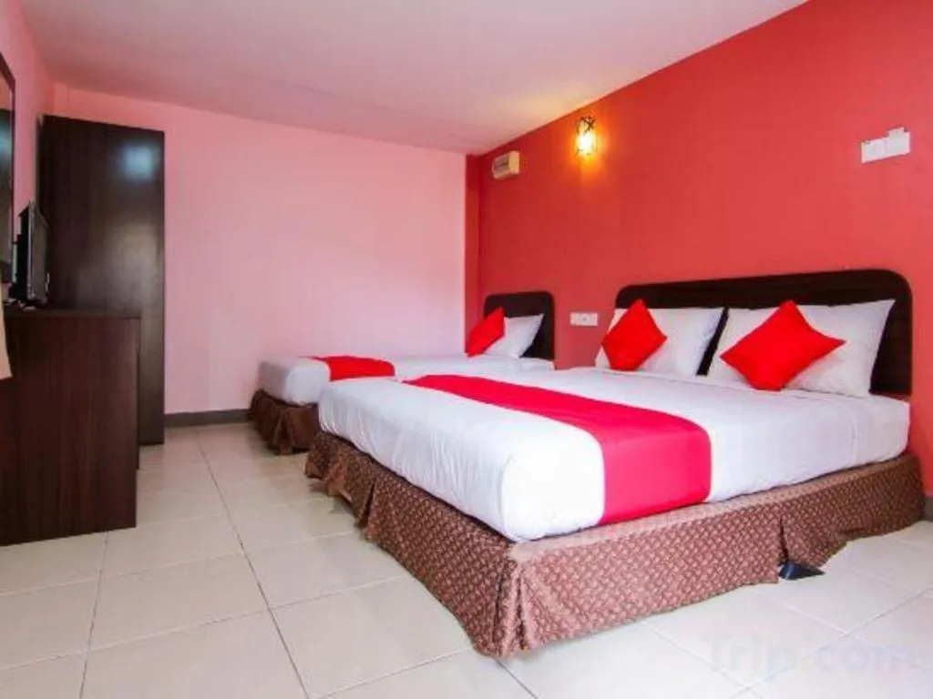 Bed in OYO 11343 Hotel Putra Iskandar