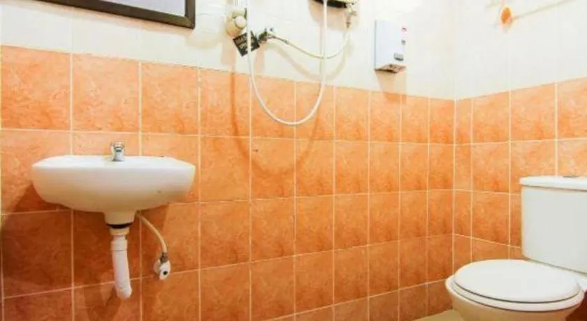 OYO 11343 Hotel Putra Iskandar