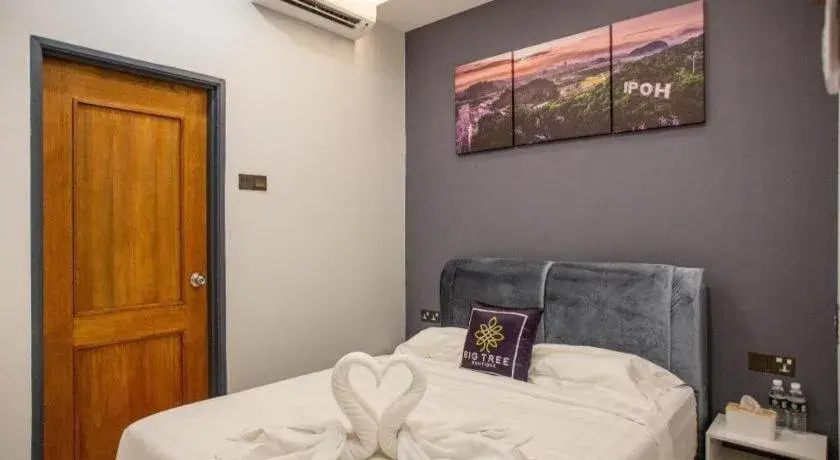 Bed in Big Tree Boutique Bed in Big Tree Boutique