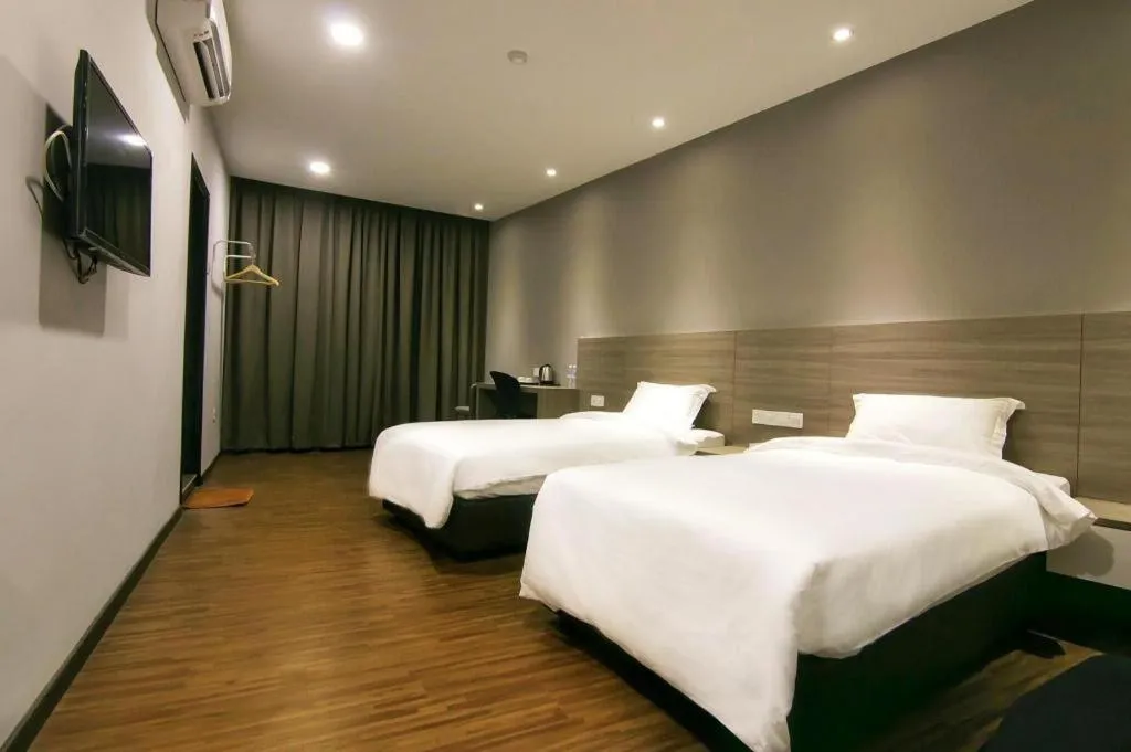 Bed in V Plus Hotel Ipoh