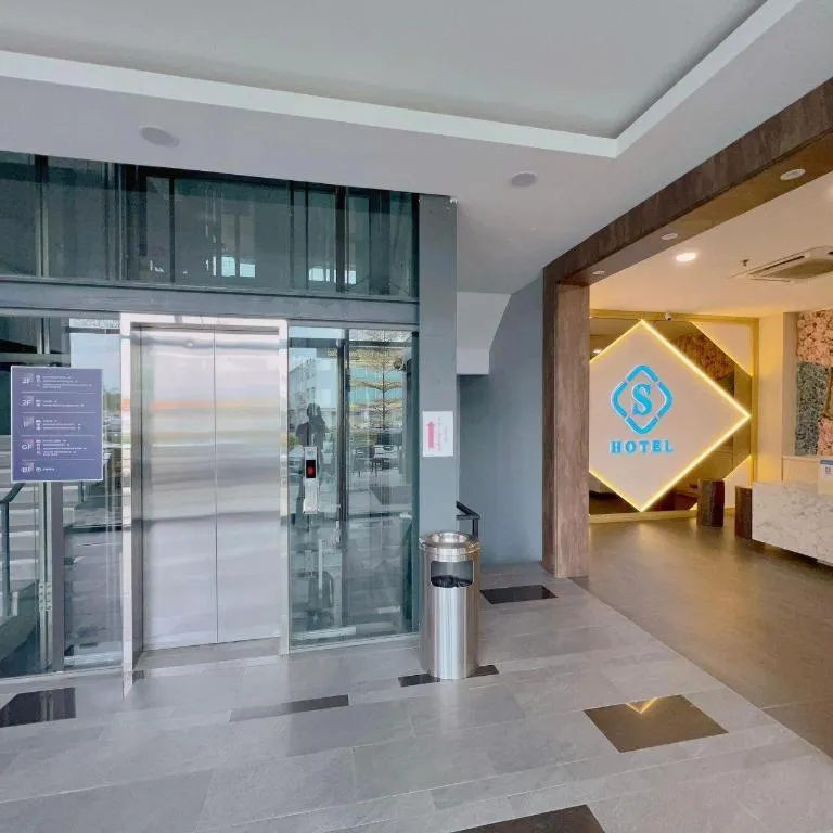 S Hotel