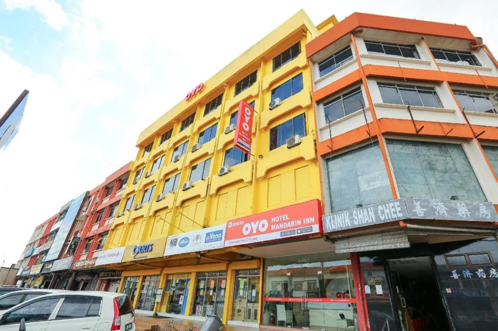 OYO 89638 Hotel Mandarin Inn