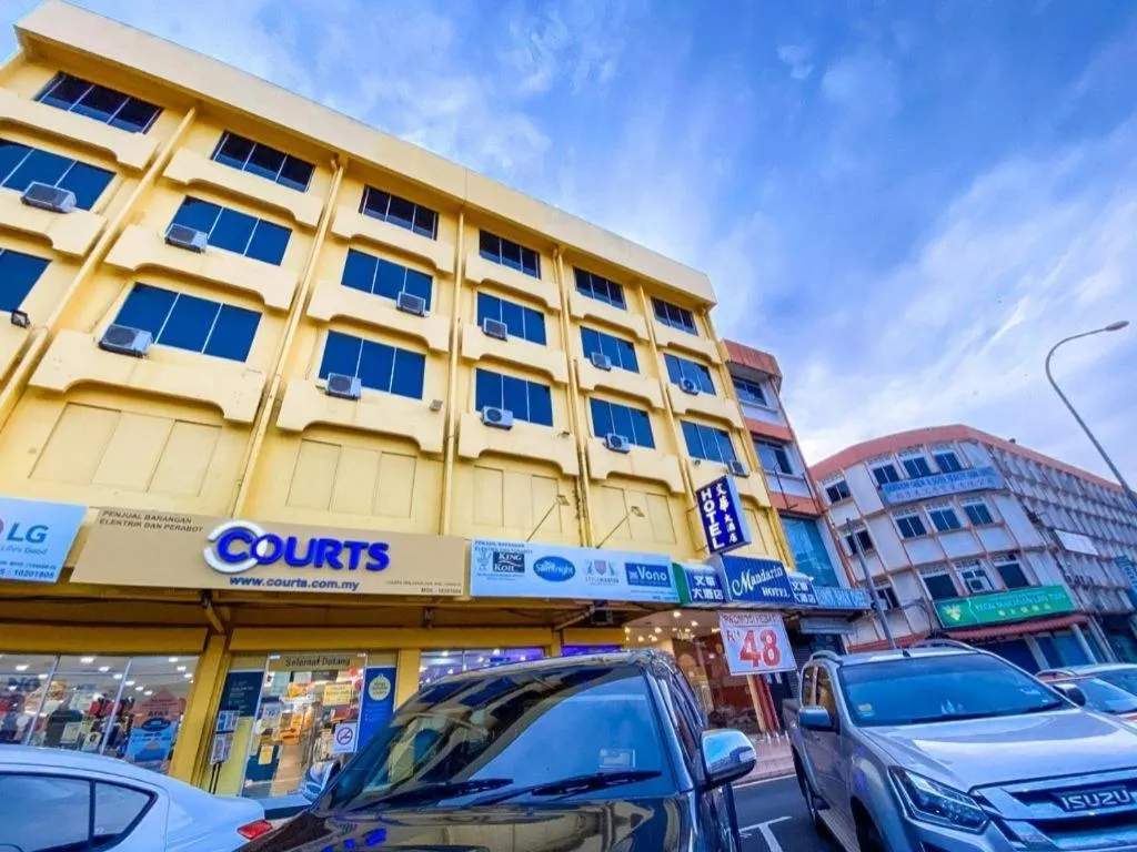 OYO 89638 Hotel Mandarin Inn